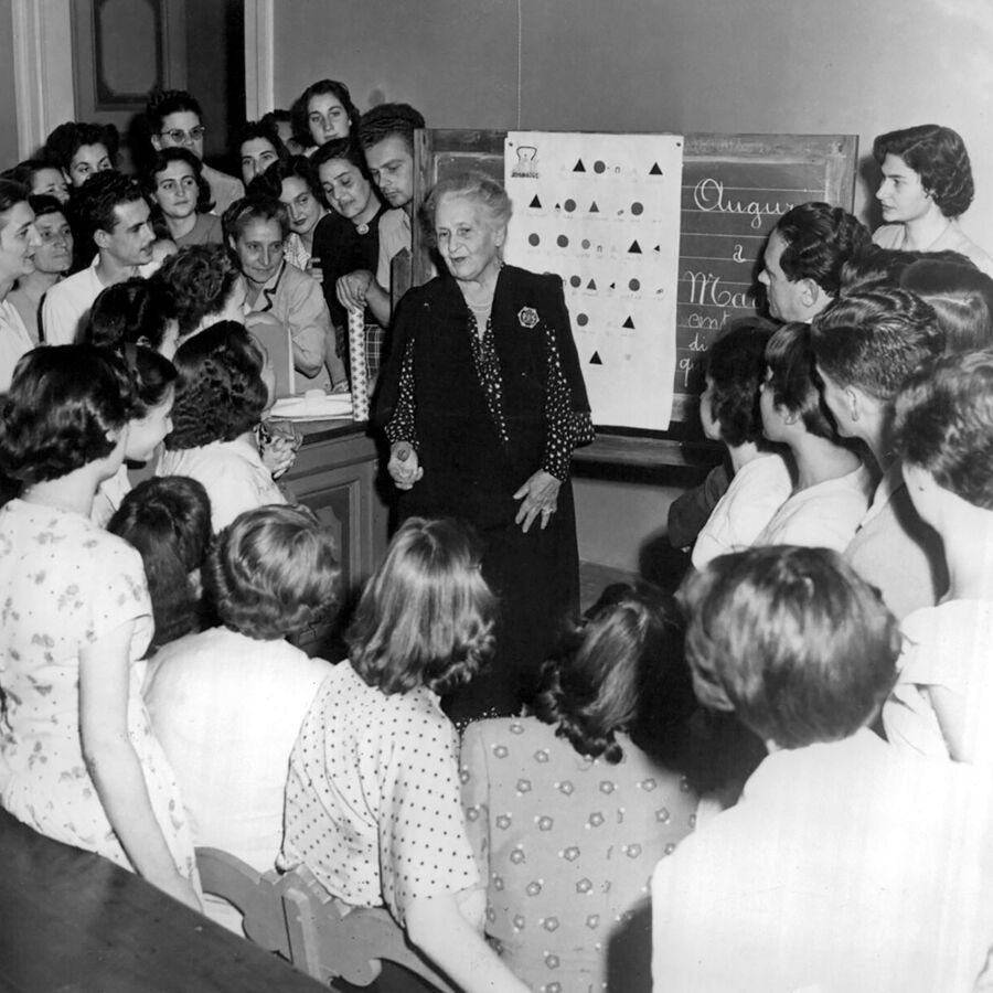 Maria Montessori, 1950, Perugia, Students