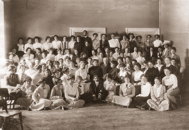 Montessori Course, 1913, Class Photo