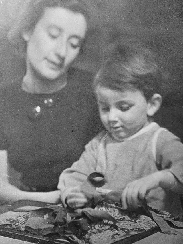 Margot Waltuch, circa 1930, Sèvres, France